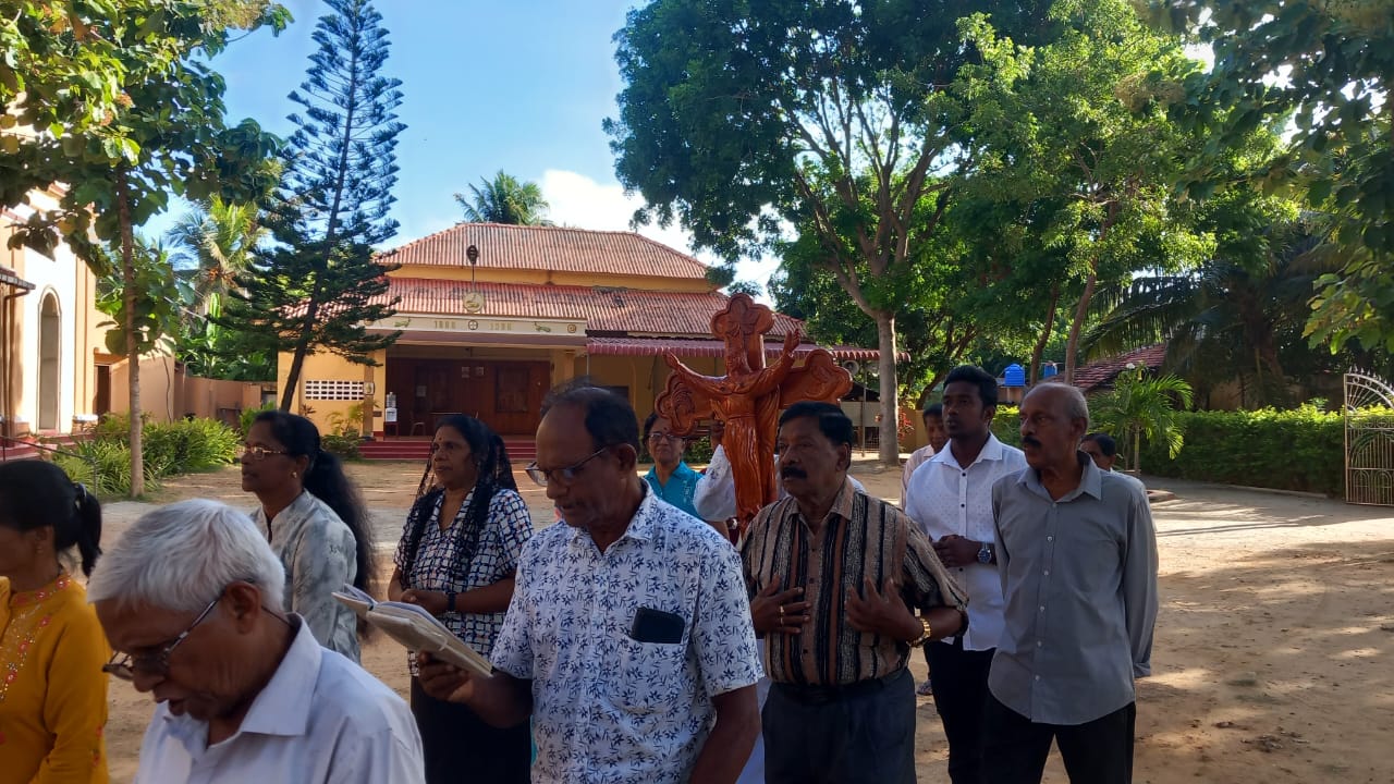 Arrival of the Jubilee Year Cross – A Grace-Filled Procession